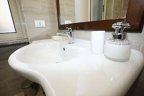 Unique Luxury Apartment and Rooms