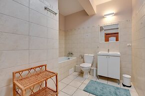 Grand Apartments - Aqua