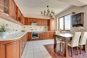 Grand Apartments - Aqua