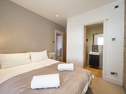 Sail Away - 2-Bed Apartment by the Beach