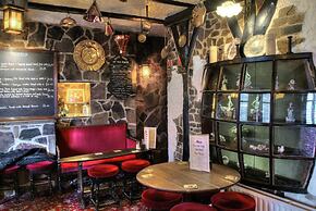 The Old White Lion Hotel