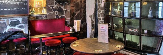 The Old White Lion Hotel