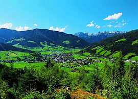 Lush Holiday Home in Hüttau near Ski Area