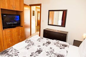 Spacious Apartment in Neos Kosmos