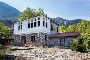 Picturesque Villa in Parnassos