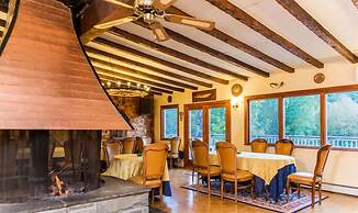 Copperhood Retreat & Spa