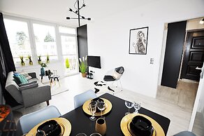 M11 Outstanding Apartment with Balcony