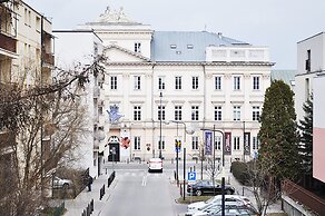 M11 Outstanding Apartment with Balcony