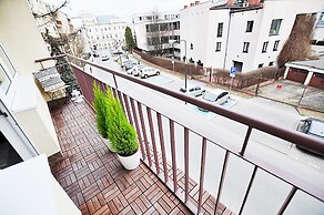 M11 Outstanding Apartment with Balcony