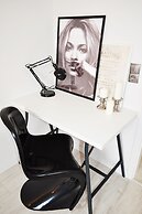 M11 Outstanding Apartment with Balcony