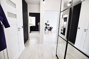 M11 Outstanding Apartment with Balcony