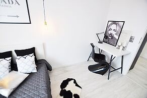 M11 Outstanding Apartment with Balcony