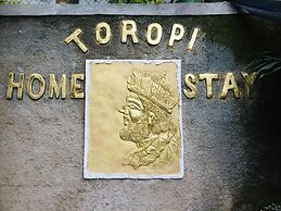 toropi homestay