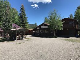Grandview Cabins & RV Resort