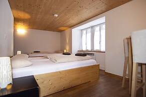 Sust lodge