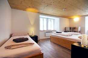 Sust lodge
