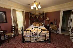 Iron Amethyst Inn   Boutique Hotel