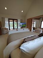 Roukh Kiri Khaoyai, The Centara Collection