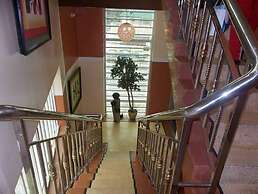Beverly Heels Hotel