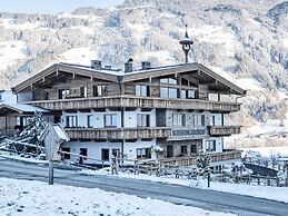 Secluded Farmhouse in Tyrol near Ski Area