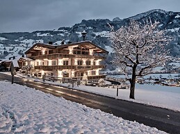 Secluded Farmhouse in Tyrol near Ski Area