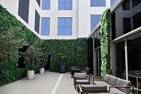 Lemon Tree Hotel Jumeirah Dubai