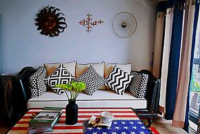 Avatar American Style Large Queen Bed Apartment