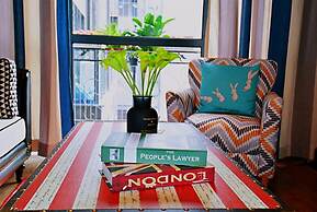 Avatar American Style Large Queen Bed Apartment