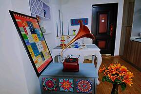 Avatar American Style Large Queen Bed Apartment