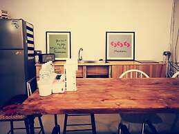 Yiyi Homestay
