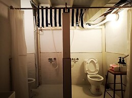 Yiyi Homestay