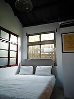 Yiyi Homestay
