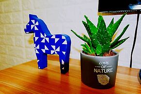 Avatar City Zebra Large Queen Bed & High Rise View