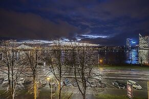 WINWINSTAY Old Town River View Apartment