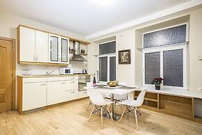 WINWINSTAY Old Town River View Apartment