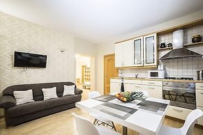 WINWINSTAY Old Town River View Apartment