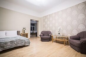 WINWINSTAY Old Town River View Apartment