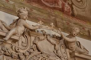 Palazzo Arrivabene B&B
