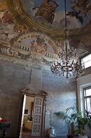 Palazzo Arrivabene B&B