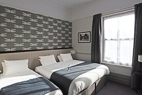 Oaklands Hotel By Greene King Inns