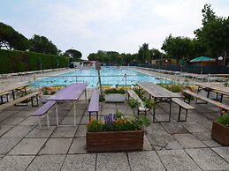Tidy Chalet with Terrace near Sea