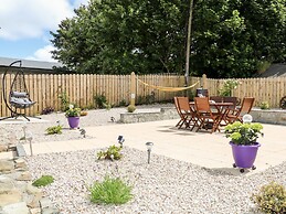 Whispering Willows - The Bungalow