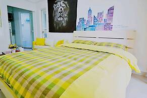 Avatar Young Lion Large Queen Bed & High Rise View