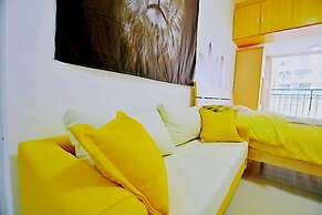 Avatar Young Lion Large Queen Bed & High Rise View