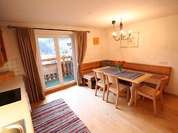 Huge Holiday Home in Hopfgarten im Brixental near Ski Lift