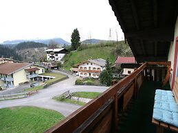 Huge Holiday Home in Hopfgarten im Brixental near Ski Lift