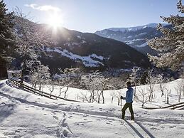 Huge Holiday Home in Hopfgarten im Brixental near Ski Lift