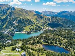 Quiet Chalet in Turracherhöhe with Sauna & Indoor Hot Tub
