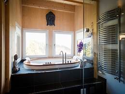 Quiet Chalet in Turracherhöhe with Sauna & Indoor Hot Tub