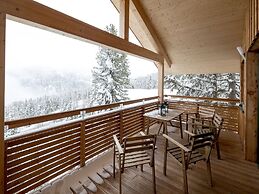 Quiet Chalet in Turracherhöhe with Sauna & Indoor Hot Tub